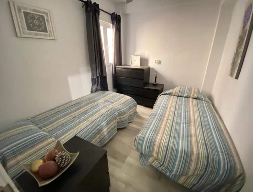 Rainbow Rentals Marques 7 Бенидорм Экстерьер фото